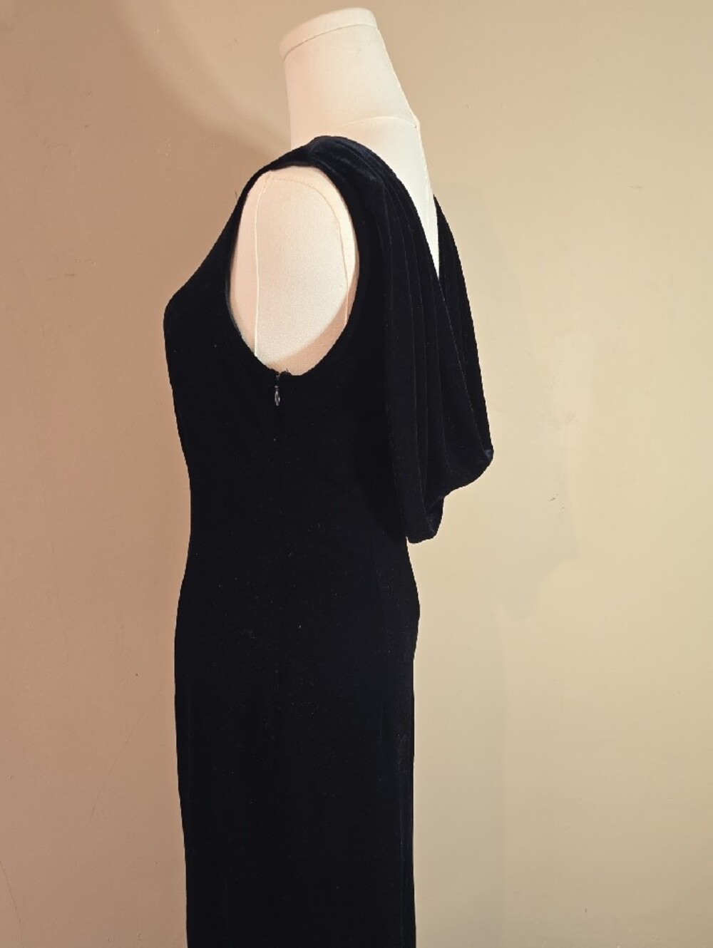 Betsy & Adam Black Velvet Cowl-Back Evening Gown - Picture 4 of 17